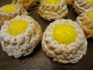 Malé kokosové bábovky plnené citrónovým maslom (fotorecept) - obrázok 10