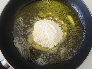 Tuna Mornay - Tuniak zapečený v bielej omáčke (fotorecept) - obrázok 1