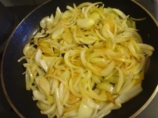 Párky v cibuľovej omáčke  (fotorecept) - obrázok 5