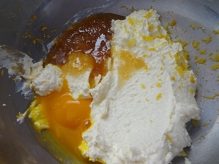 Jablkovo - tvarohový koláč so zázvorovým cestom (fotorecept) - obrázok 6