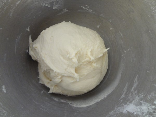 Chlebové bochníky plnené sušenymi paradajkami a pečeným cesnakom (fotorecept) - obrázok 1
