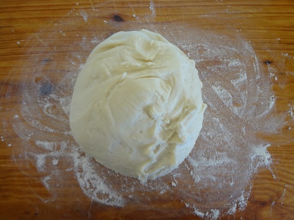 Chlebové bochníky plnené sušenymi paradajkami a pečeným cesnakom (fotorecept) - obrázok 3