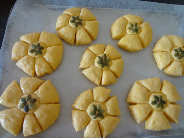 Rohlíky a žemle zo žltej tekvice (fotorecept) - obrázok 7