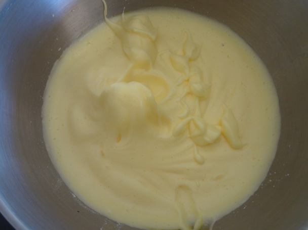 Ďaľšia torta s ružami (fotorecept) - obrázok 1