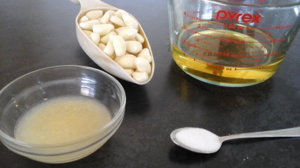 Toum - cesnakový krém z Libanonu (fotorecept) - obrázok 1