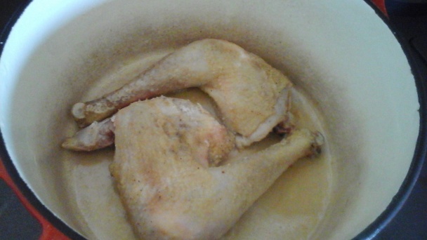 Kuracie stehná dusené s toskánskym kelom na haluškách s bylinkami (fotorecept) - obrázok 3