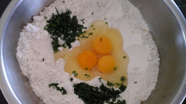 Kuracie stehná dusené s toskánskym kelom na haluškách s bylinkami (fotorecept) - obrázok 6