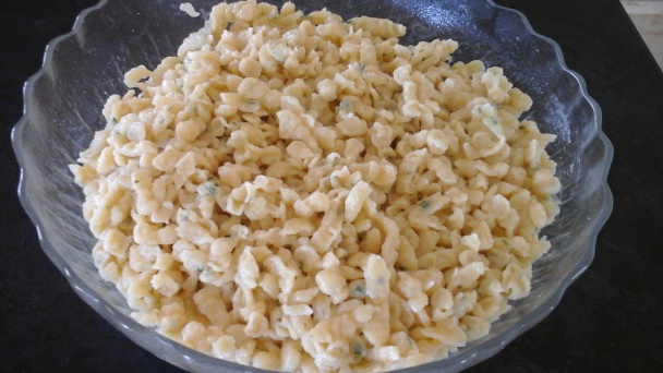 Kuracie stehná dusené s toskánskym kelom na haluškách s bylinkami (fotorecept) - obrázok 7