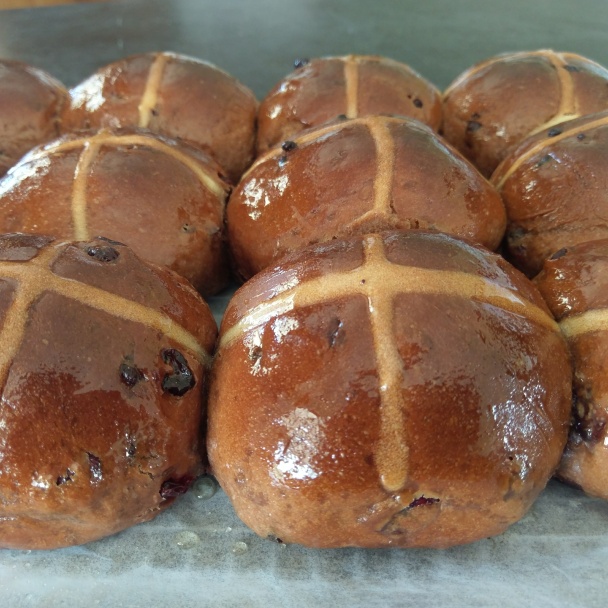 Čokoládové buchtičky plnené marcipánom - Hot cross buns (fotorecept) - obrázok 10