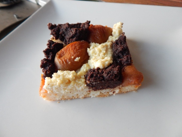 Kysnutý koláč s makom, tvarohom a marhuľami (fotorecept) - obrázok 6