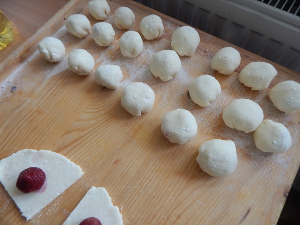 Ovocné knedličky z tvarohového cesta (fotorecept) - obrázok 5