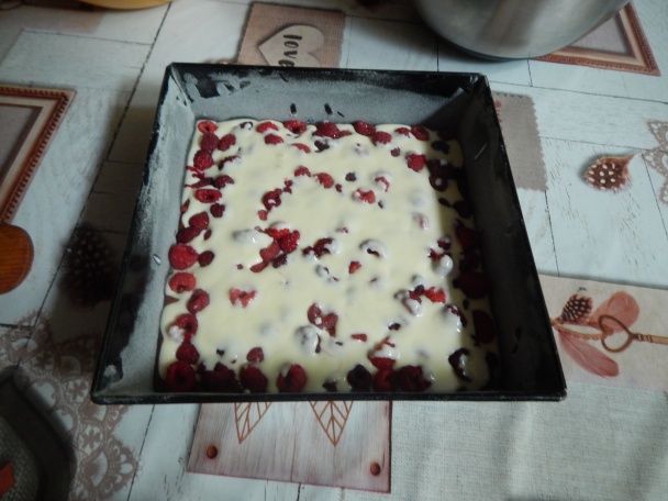 Brownies s tvarohom a malinami (fotorecept) - obrázok 4