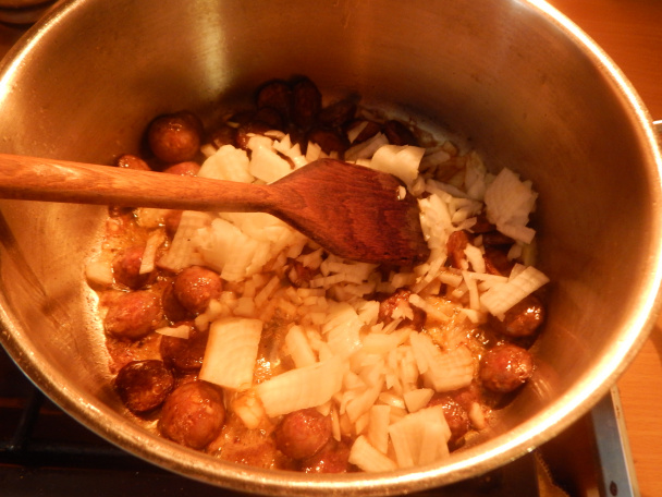 Dusené králičie stehná s klobásou (fotorecept) - obrázok 3