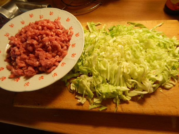 Točený koláč s mäsom a kapustou (fotorecept) - obrázok 1