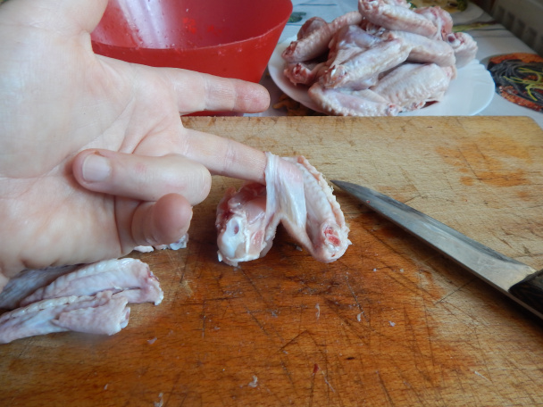 Vyprážané kuracie krídelká plnené pečeňou (fotorecept) - obrázok 1