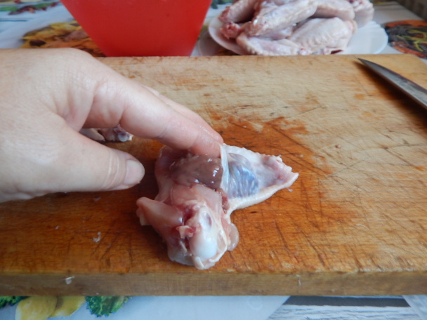 Vyprážané kuracie krídelká plnené pečeňou (fotorecept) - obrázok 2