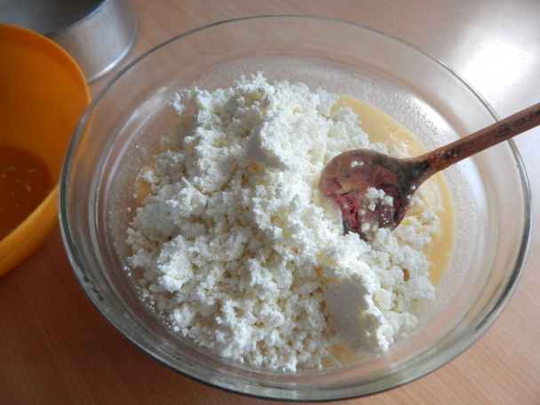 Tvarohový koláč s ovocnou omáčkou (fotorecept) - obrázok 2