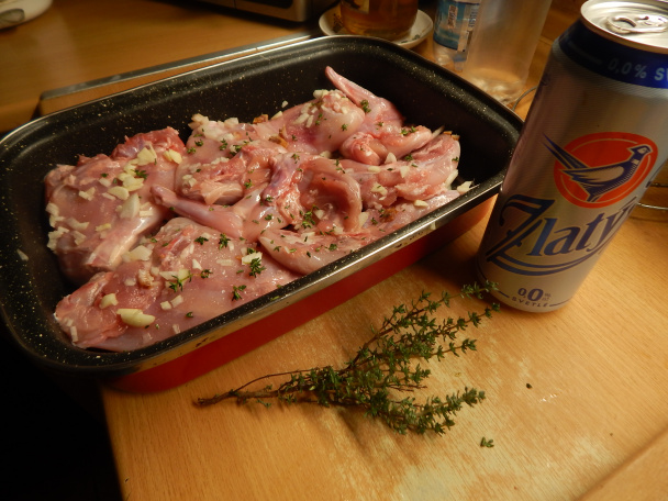 Králik na pive s cesnakom (fotorecept) - obrázok 2
