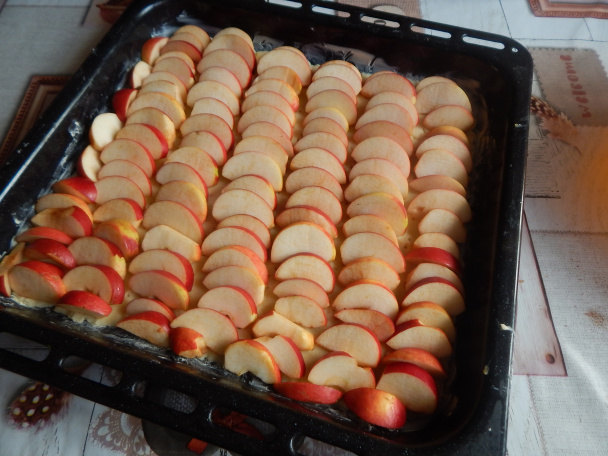 Jablkový koláč so smotanovou polevou (fotorecept) - obrázok 3