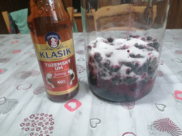 Likér z arónie - obrázok 3