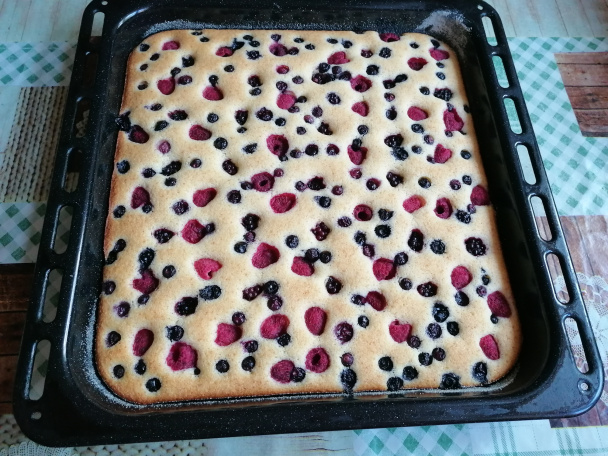 Hrnčekový koláč s ovocím - obrázok 2