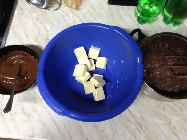 Čokoládová torta s profiteroles (fotorecept) - obrázok 3