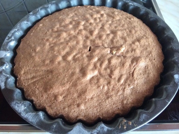 Koláč s vanilkovo-tvarohovým krémom a višňami (fotorecept) - obrázok 1