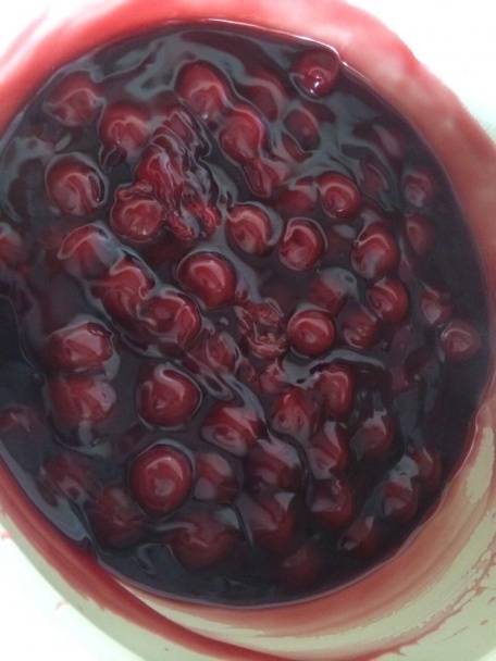 Koláč s vanilkovo-tvarohovým krémom a višňami (fotorecept) - obrázok 2