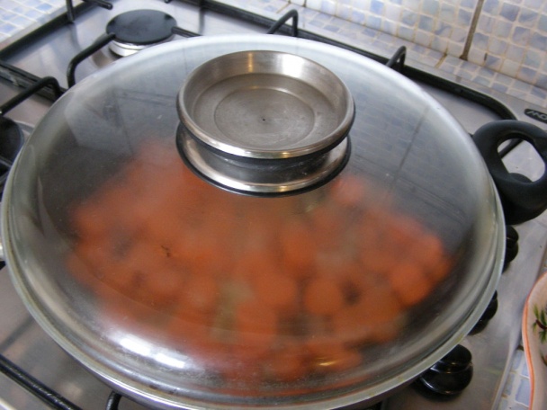 Bravčové plátky v smotanovo-hubovej omáčke s nokmi (fotorecept) - obrázok 4