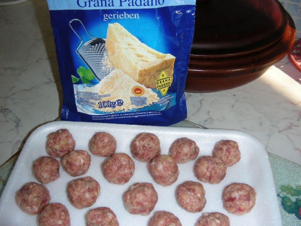 Kelová polievka s mäsovými knedličkami  - obrázok 2