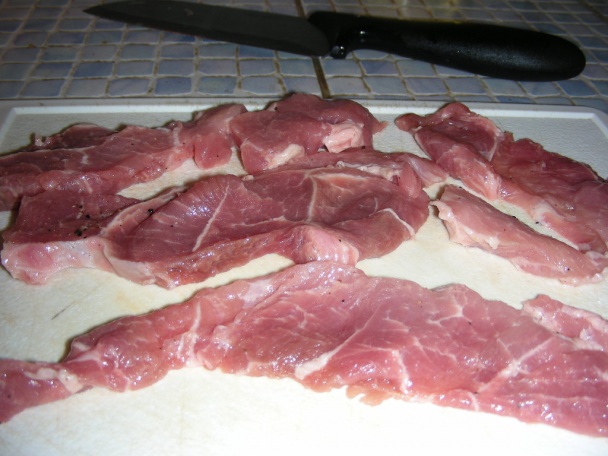 Marinované bravčové plátky so zelenou fazuľkou a gratinovanými zemiakmi (fotorecept) - obrázok 1