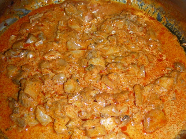 Plnené šampiňóny s parmezánovými kroketami a hubovým paprikášom  (fotorecept) - obrázok 3