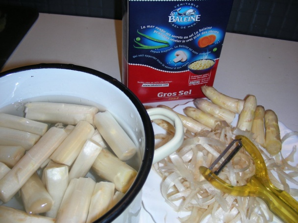 Špargľa s avokádovými vajcami - obrázok 2