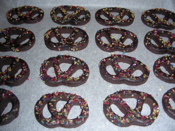 Čokoládovo-kávové pestrofarebné praclíky (bretzels) - obrázok 2