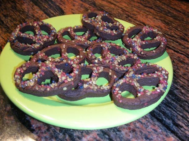 Čokoládovo-kávové pestrofarebné praclíky (bretzels) - obrázok 3