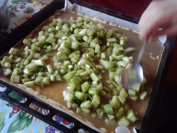 Rebarborový koláčik - obrázok 3