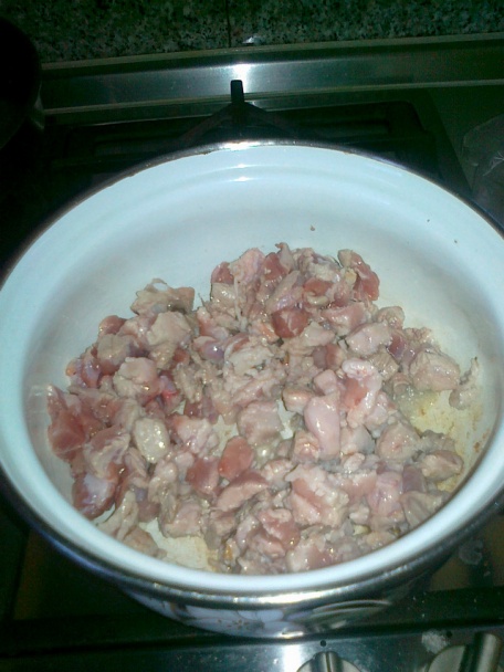 Gjuveč s hubami a štipľavou paprikou - Гювечета с гъби и люти чушки (fotorecept) - obrázok 1