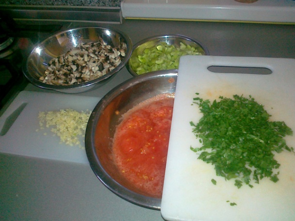 Gjuveč s hubami a štipľavou paprikou - Гювечета с гъби и люти чушки (fotorecept) - obrázok 2