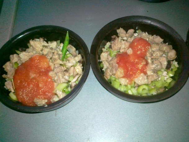 Gjuveč s hubami a štipľavou paprikou - Гювечета с гъби и люти чушки (fotorecept) - obrázok 5