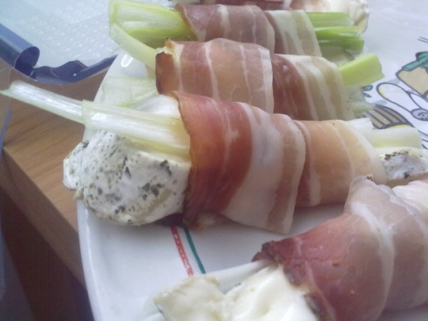 Iné jednohubky - zemiakové vežičky a balíčky fajnového jazýčka - obrázok 3