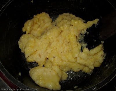 Gougères - syrové pusinky z odpaľovaného cesta (fotorecept) - obrázok 3