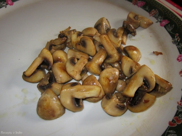 Šampiňóny s mrkvou na smotane (fotorecept) - obrázok 1