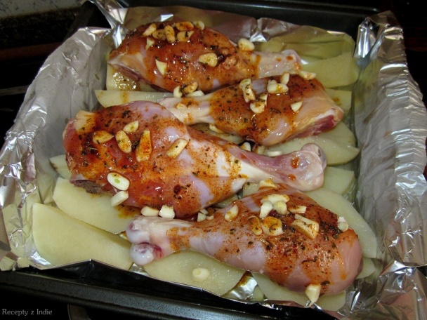 Kuracie stehná pečené na zemiakoch  - obrázok 3