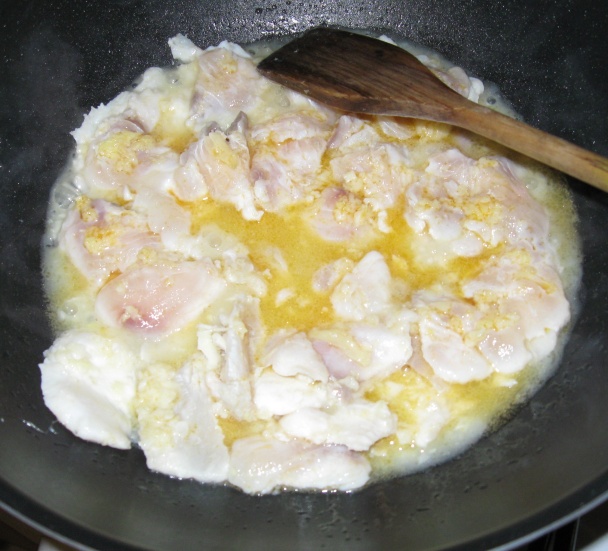 Zázvorový pangasius s ryžovými rezancami - obrázok 3