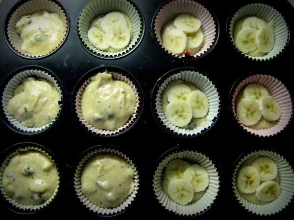 Banánové muffins s kúskami čokolády (fotorecept) - obrázok 4