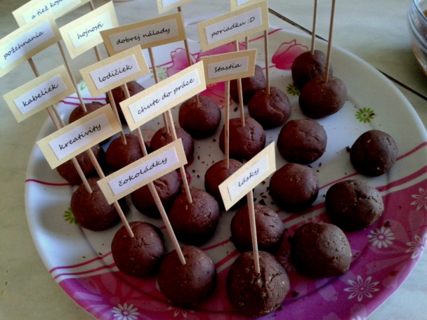 Gaštanové cake pops s višňami (fotorecept) - obrázok 4