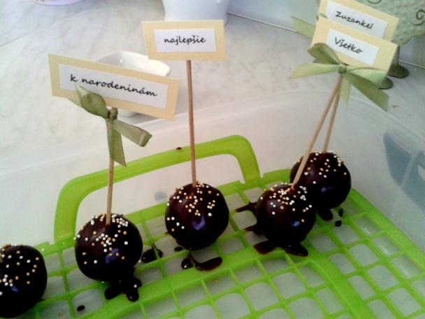 Gaštanové cake pops s višňami (fotorecept) - obrázok 5