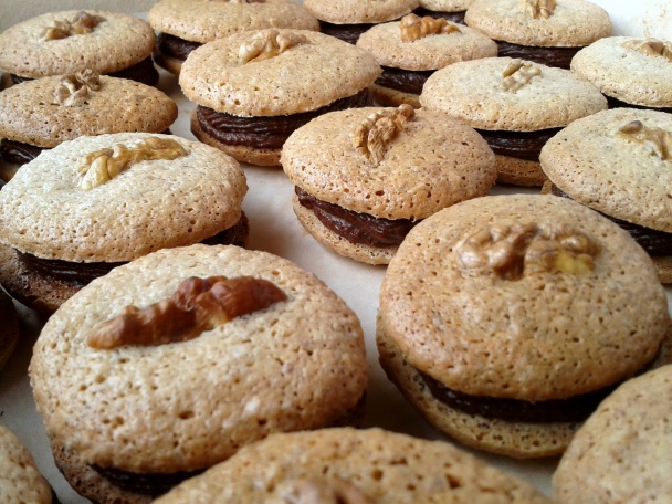 Orechové dukátiky s čoko-kávovým krémom (fotorecept) - obrázok 10