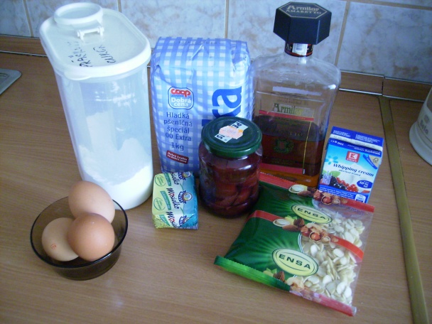 Slivkovo-mandľový koláč - obrázok 1