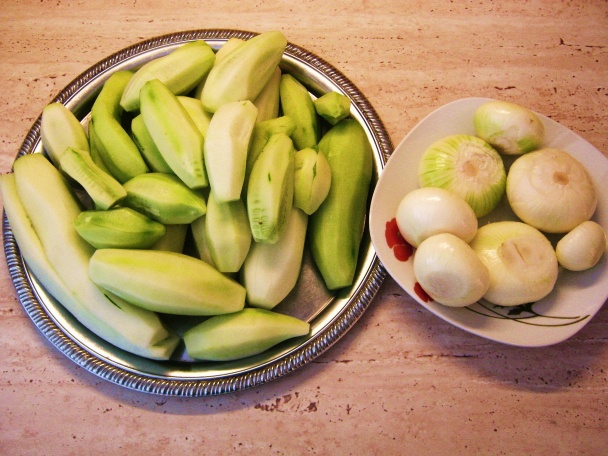 Vynikajúci uhorkový šalát - obrázok 1